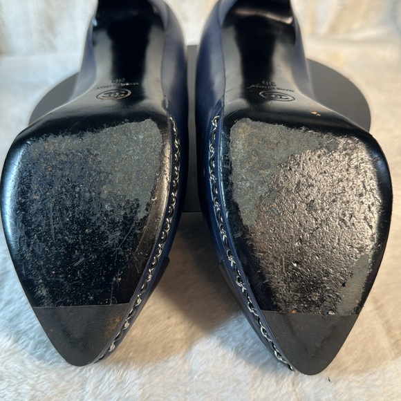 Chanel Cap Toe Chain Platform Pumps Navy Leather Size 38 - Picture 11 of 17